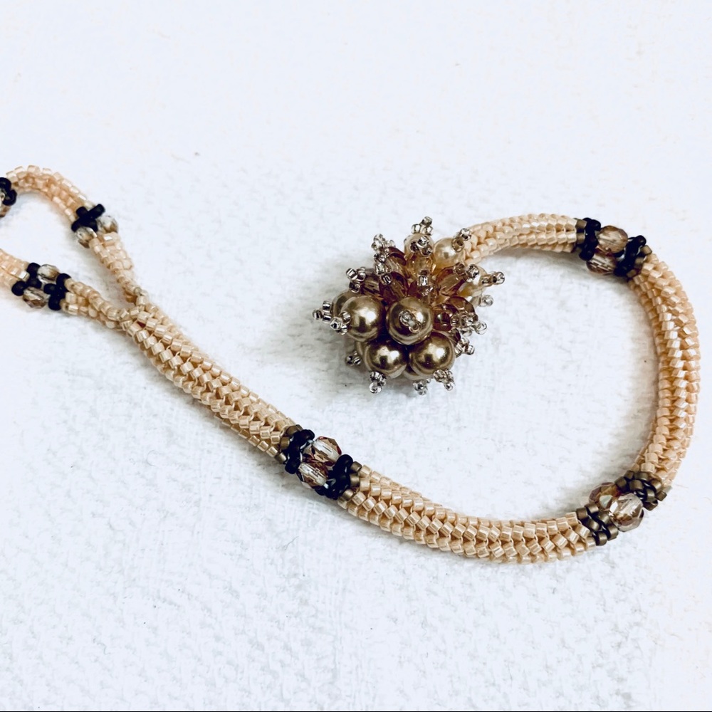 HANDMADE BEADED BRACELET - Picture 6 of 15